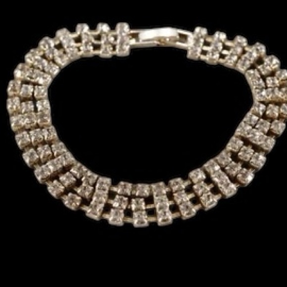 Source Unknown Jewelry - Elegant Silver Rhinestone Bracelet